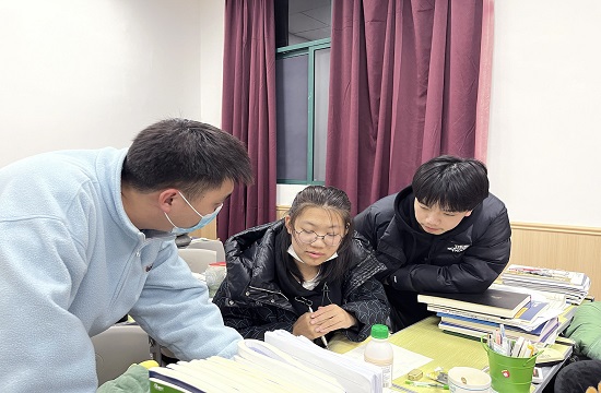 武汉前程高考学校